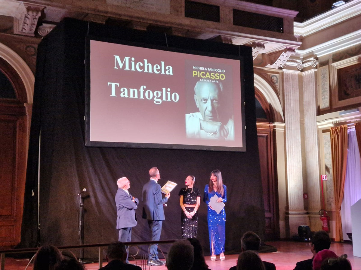“Picasso – La Mala Arte” di Michela Tanfoglio premiato come saggio Best Seller dell’Anno al Milano International 2023