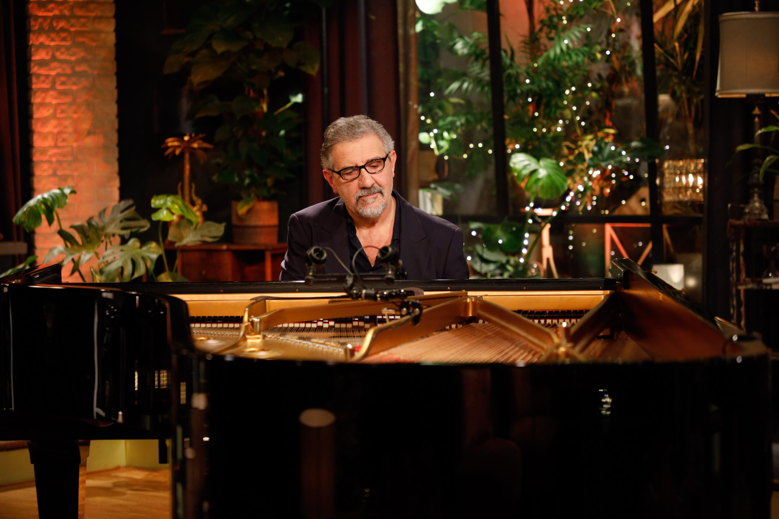 Mauro Grossi Piano Solo “Colori”: tra improvvisazione, composizione e l’eredità di Lennie Tristano